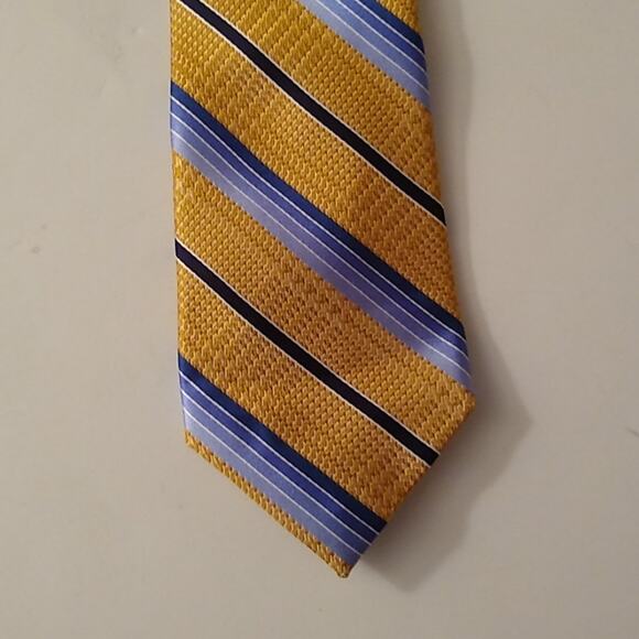 Men's Joseph Abboud tie. 100% Silk - Picture 2 of 5